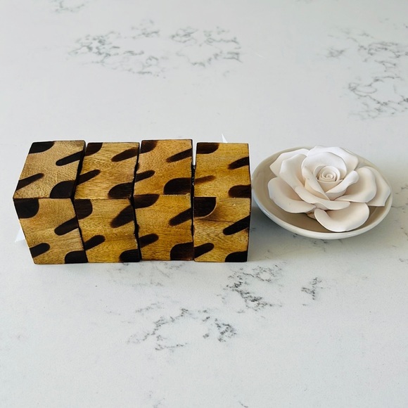 Pier 1 Leopard Square Napkin Ring - Picture 3 of 16